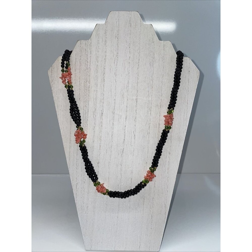 Beautiful Vintage Pink Stimulated CORAL & Jade Black‎ Onyx Beaded Necklace A41 - Picture 3 of 13